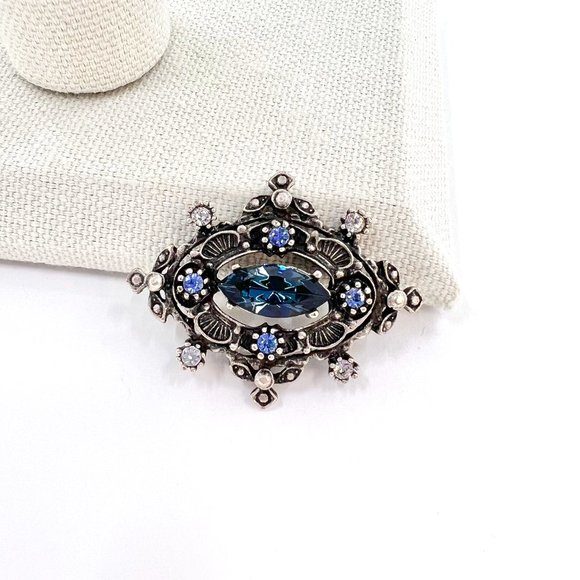 Jewelry - NWOT - Vintage Romantic Blue & Clear Jeweled Silver Tone Brooch Pin